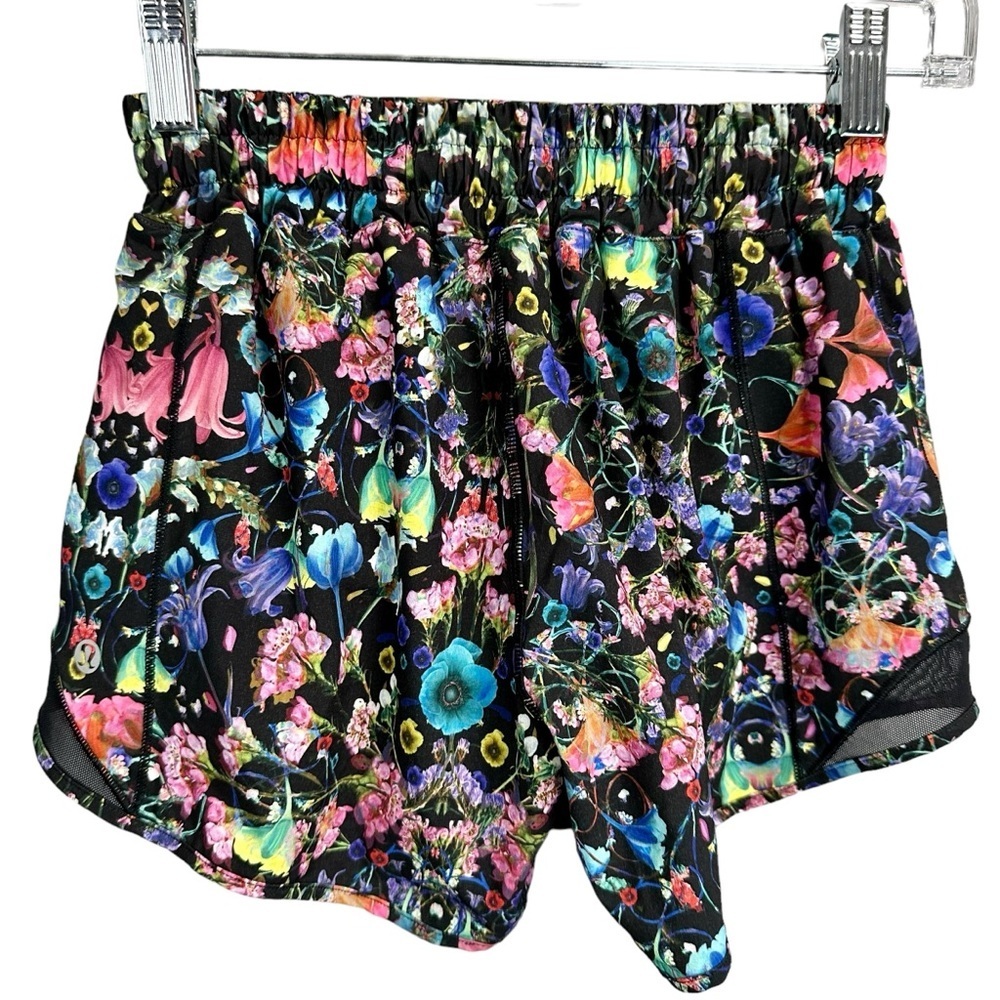 Lululemon Hotty Hot Low-Rise Lined 4” Shorts - Picture 6 of 6